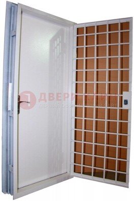 Белая стальная бронированная дверь с нитроэмалью ДБ-7 в Талдоме