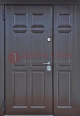 Тёмная двухстворчатая входная дверь для коттеджа с МДФ ДМ-533 в Талдоме