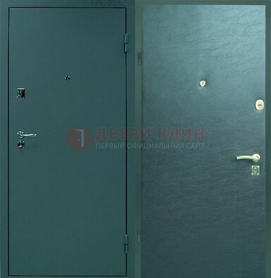 Зеленая стальная дверь с порошковым покрытием ДП-93 в Талдоме