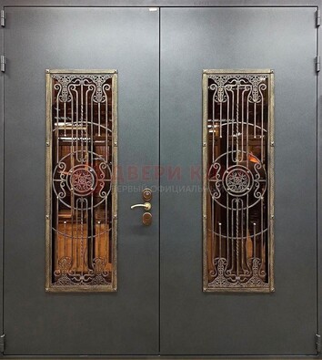Входная металлическая парадная дверь со стеклом и ковкой ДПР-81 в Талдоме