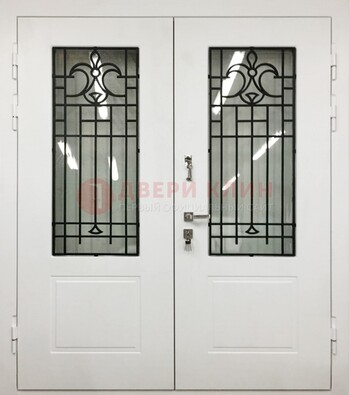 Белая двухстворчатая уличная дверь Винорит со стеклом ДСТ-4 в Талдоме